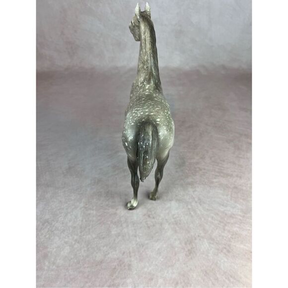 Breyer Proud Arabian Stallion Wild Dapple Gray READ - Picture 5 of 15